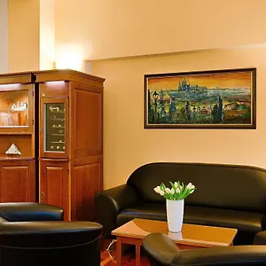 Cloister Hotell